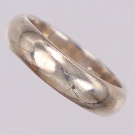 Ring, stl 16¾, bredd 4,9mm, 925/1000 silver Vikt: 4,3 g