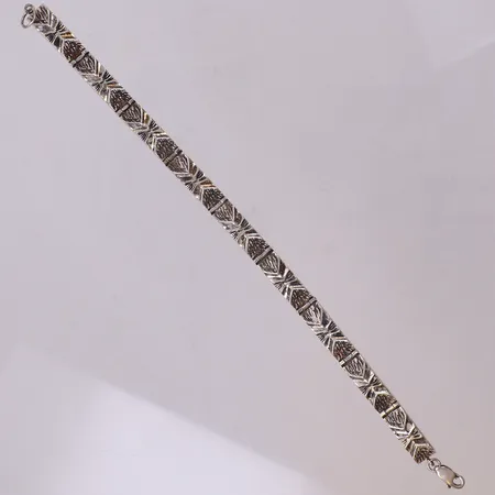  Armband med mönsterdekor, längd 19cm, bredd 6mm, 925/1000 silver Vikt: 12,4 g