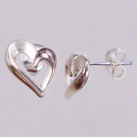 Ett par örhängen, hjärtan, längd 12mm, 925/1000 silver Vikt: 2,3 g