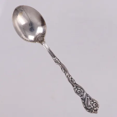 Sked med blomsterdekor, längd 10cm, Nilsjohan, nysilver
