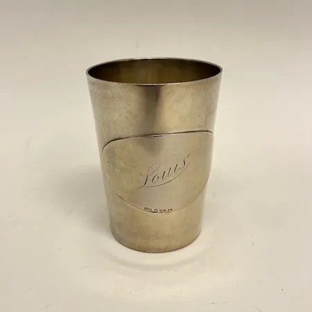 Bägare, längd 8cm, gravyr, silver 830/1000 Vikt: 95,4 g
