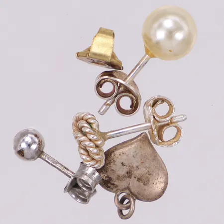 Diverse silver, med stenar, udda, silver 830-925/1000 Vikt: 2,3 g