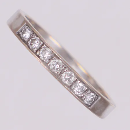 Ring med diamanter totalt 0,21ctv enligt gravyr, stl 17½, bredd 2,8mm, Cedstam Guldsmed Bo, år 1977, vitguld, 18K  Vikt: 3 g
