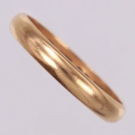 Ring, stl 20½, bredd 3,6mm, gravyr, 18K  Vikt: 4,2 g