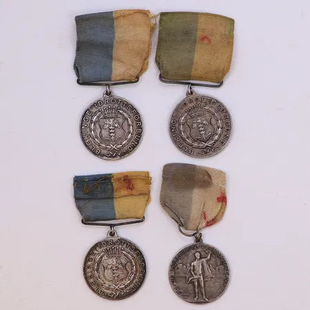 4 Medaljer, Blekinge Idrottsförbund och Idrottsföreningen Kamraterna, Ø30-31mm, defekta tygband, silver 830/1000 Vikt: 54,7 g