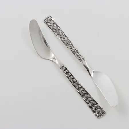 Pastejknivar 2st, modell Juvel Norway, längd ca 15,2cm, silver Vikt: 35,5 g