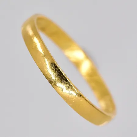 Ring, stl 18, personligt graverad, 23K Vikt: 2,4 g