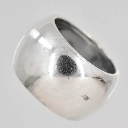 Ring, stl 16½, bredd 13,5mm, små repor, Svedbom & Co AB, silver 925/1000 Vikt: 9,8 g