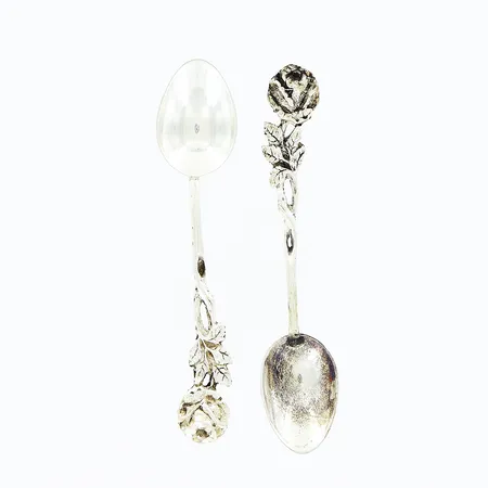 2 moccaskedar, rosmodell, 95mm, JLH, silver 830/1000. Vikt: 14,7 g