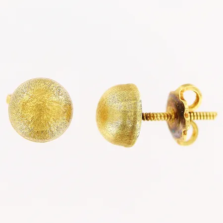 Ett par örhängen, Ø7mm, skruvfästen, skeva stopp, 18K.  Vikt: 1,8 g