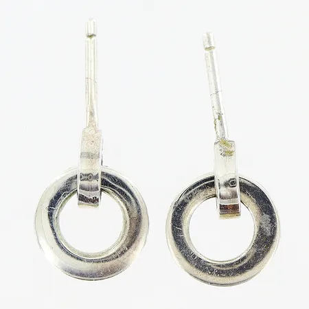 Ett par örhängen Efva Attling  "ring around earrings" 10x9mm, stoppar saknas, silver 925/1000. Vikt: 2,5 g