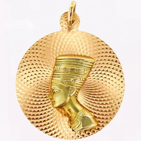 Hänge, Nefertiti, 32x29mm, gravyr, 14K.  Vikt: 3,1 g