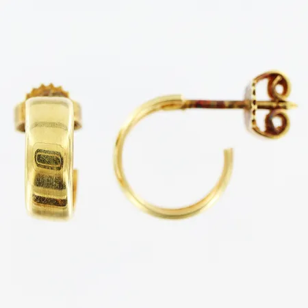 Ett par örhängen, Ø10,5mm, bredd 4mm, något skeva, 14K.  Vikt: 1,9 g