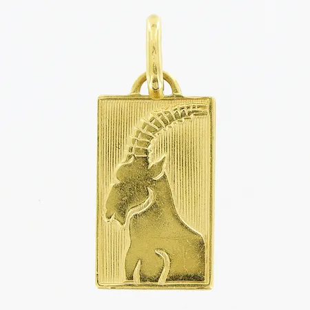 Hängen, stenbock, 27x11mm, 18K. Vikt: 2,1 g