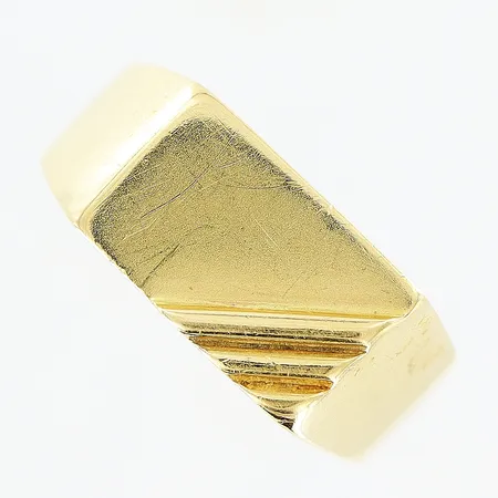 Klackring, stl 16½, bredd 4-7,5mm, repor, 18K.  Vikt: 5,9 g