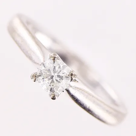 Ring, diamant 0,30ct, W/P enligt gravyr, stl 17¼, bredd på skena 2,5mm, Schalins, vitguld, slitage, gravyr, 18K Vikt: 4,8 g