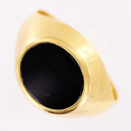 Klackring, onyx, stl 19, bredd 2,5-13mm, 18K.  Vikt: 3,3 g