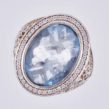 Ring med blå/vita stenar, Thomas Sabo, stl: 16½, bredd: ca 2-21mm, tillhörande etui , 925/1000 silver  Vikt: 8 g