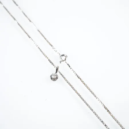 Collier m diamanthänge, vitguld, ca 0,10ct, 45cm, bredd 1,5mm, Ø5mm, 18k Vikt: 4,2 g