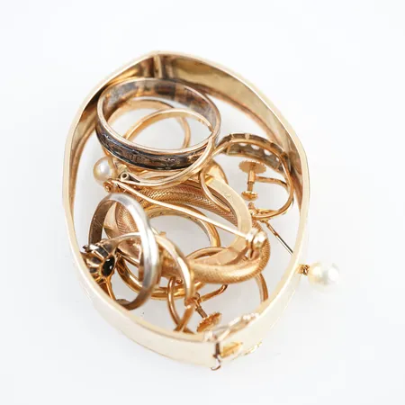 Diverse guld, 18k Vikt: 54,1 g