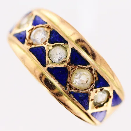 Ring, vita stenar, blå emalj, stl 16, bredd 3-8mm, skevheter, sten lös, 14K. Vikt: 2,2 g