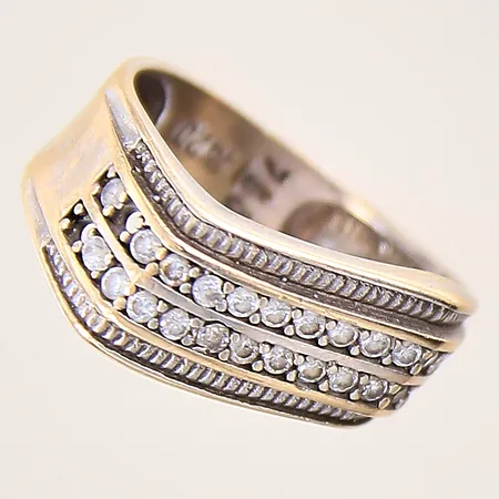 Ring med stenar, defekt, 18K Vikt: 3,8 g