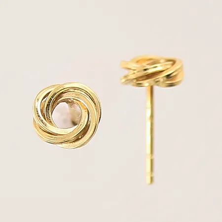 Ett par örhängen, Ø6,8mm, saknar stoppar, 18K  Vikt: 0,6 g