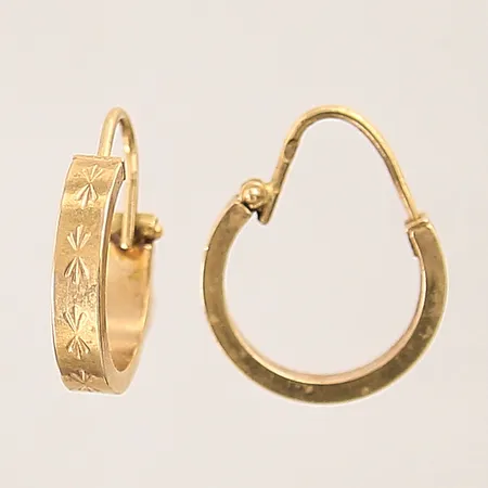 Ett par örhängen creoler, Ø10,4mm, bredd: 2,8mm, 18K  Vikt: 1,3 g