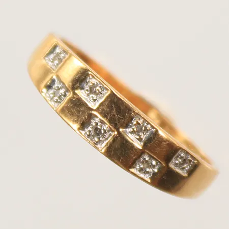 Ring med vita stenar, stl 16, bredd 1-5mm, 18K  Vikt: 2,2 g