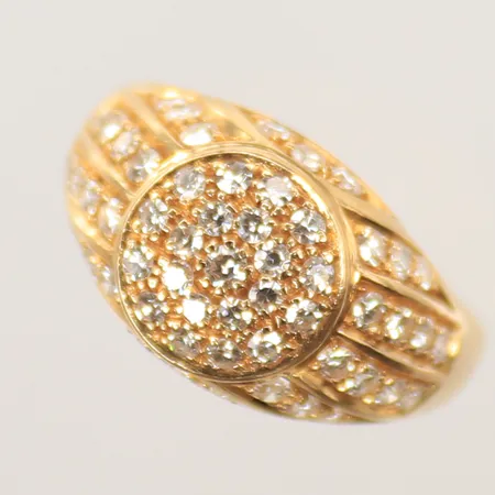 Ring med diamanter totalt ca  53 x 0,02ct, stl 20, bredd 2-10mm, 18K Vikt: 8,3 g