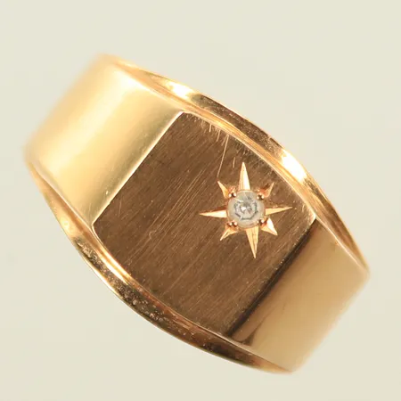 Klackring med vit sten, stl 20, bredd 5-12mm, 18K 3g Vikt: 3 g
