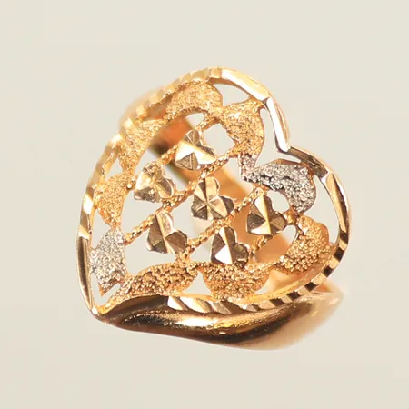 Ring med hjärta, stl 17¼, bredd 3-17mm, 18K 3,9g Vikt: 3,9 g