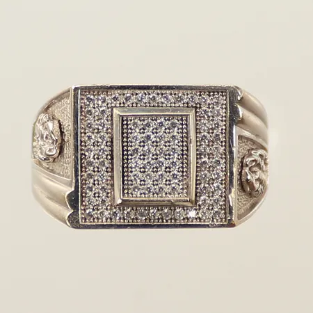 Ring med vita stenar, stl 20½, bredd 2-12mm, vitguld, 18K Vikt: 9 g