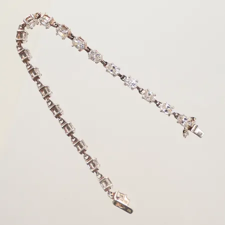 Armband med vita stenar, defekt, silver, 925/1000, bruttovikt 13,4g Vikt: 13,4 g
