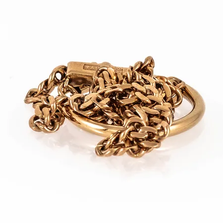 Diverse defekt guld i 18K. Vikt: 7,1g.