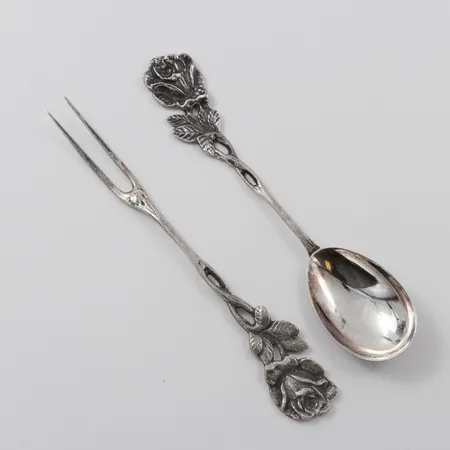 Serveringsbestick 2 del Rosen , längd ca 14 cm, silver  Vikt: 39 g