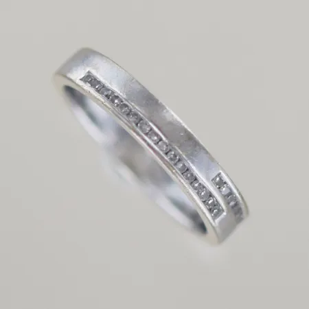 1 ring vitguld brilj 18k 4,5 gr Ø 17 mm B 3,5 mm, 38167:2 au 1709 Vikt: 4,5 g