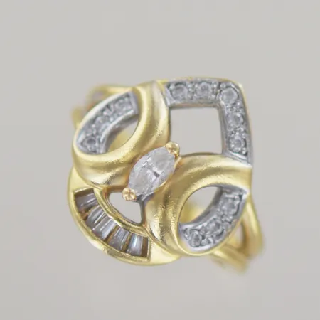 Ring med stenar, Ø 17,5 mm B 3-18 mm, vitguld 18k Vikt: 7,4 g