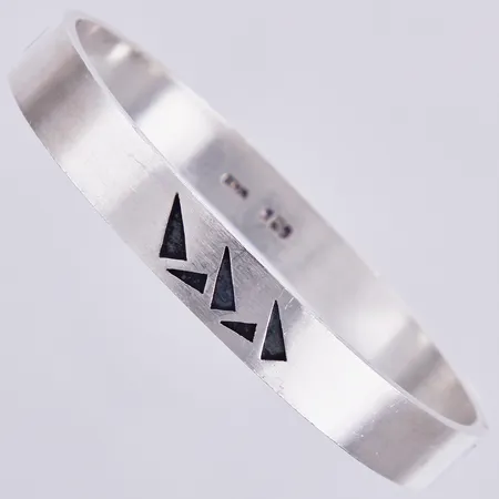 Stelt armband, ca 65x53cm, bredd ca 9mm, 925/1000 silver Vikt: 36,5 g