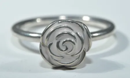Ring Pandora ros , Ø 17 mm, silver. Vikt: 4,2 g
