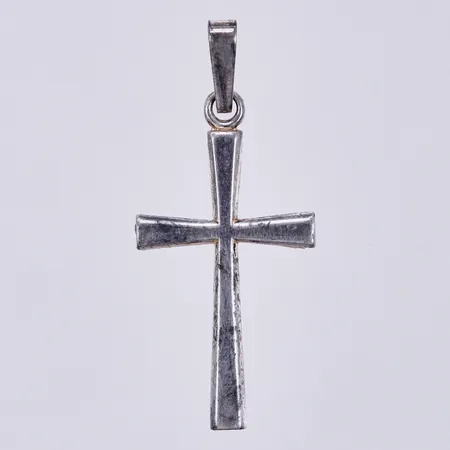 Hänge längd ca 35mm, bredd ca 15mm, svensk importstämpel, 835/1000 silver Vikt: 1,8 g