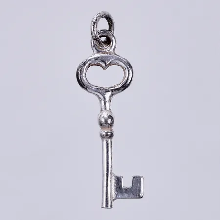 Berlock längd ca25mm, bredd ca 1-6mm, silver Vikt: 0,7 g