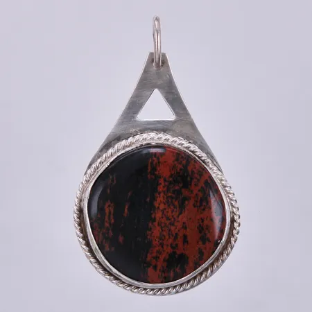 Hänge med sten, längd ca 7,8cm, bredd ca 48mm, stämplad Mago 925/1000 silver Vikt: 43 g