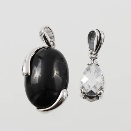 Hängen 2st med stenar, höjd med ögla ca 25-30mm, silver Vikt: 7,2 g