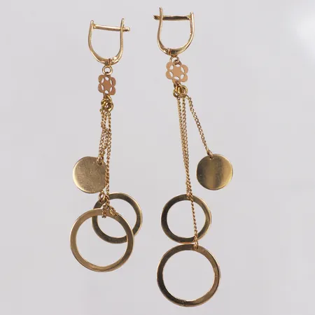 Ett par örhänge, längd 7,5cm, bredd 2-17mm, 18K  Vikt: 4,4 g