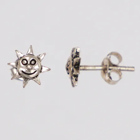 Ett par örhängen, sol, 7mm, 925/1000 silver Vikt: 0,9 g