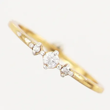 Ring med stenar, stl 16, bredd: 1,4-3,5mm, förgyllt silver 925/1000 Vikt: 0,9 g