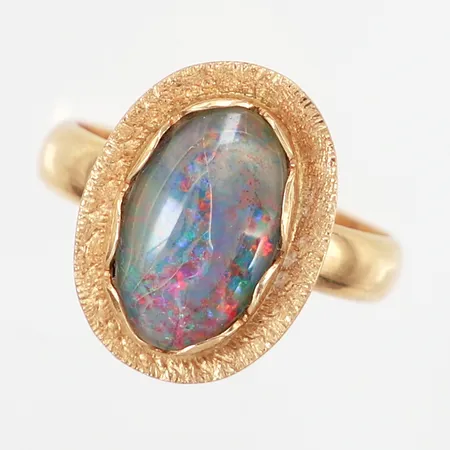 Ring med opaltriplett, stl 17¾, bredd: 4-17mm,  Ernst Olof Engdahl, Malmö, 18K Vikt: 5,4 g