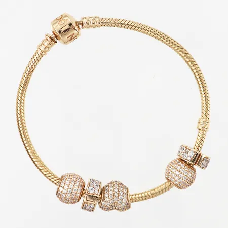 Armband, ALE Pandora, fem hängen med sten, Cubic Zirconia,19cm, bredd: 3-20mm, 14K, original etui medföljer Vikt: 28,9 g