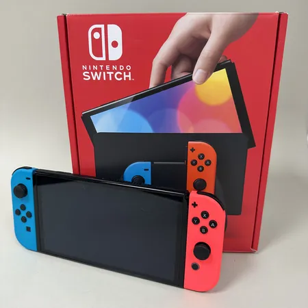 Nintendo Switch OLED, köpt 2024, modell HEG-001, snr:XTJ50146576891, joycons, dockningsstation, kablage, kartong, komplett i originalförpackning med plastpåsar.